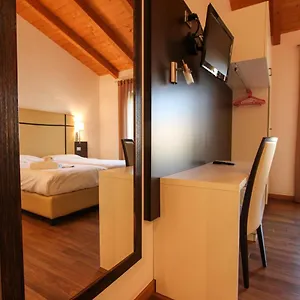 Guest house Thai Orchidee Restaurant&rooms, Garda (Verona)