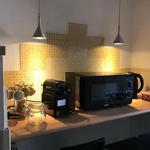 https://gasperina-house.it-romehotels.com