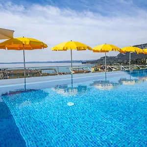 4* Hotel Sky Pool Sole